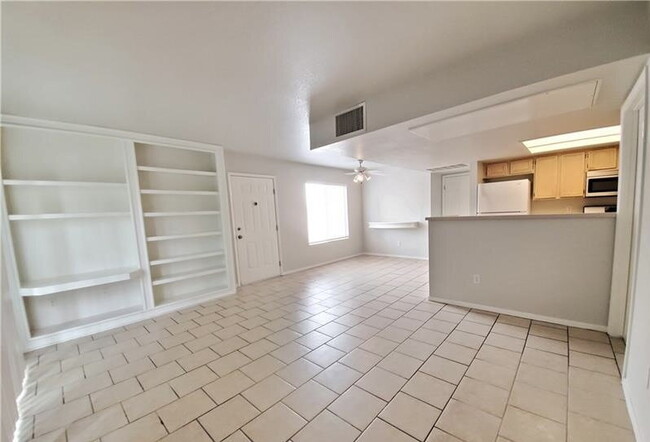 Building Photo - Beautiful 2-Bed, 2-Bath 2nd-Floor Condo, Conveniently Located Just Minutes from the 215 Freeway! Unit 2091
