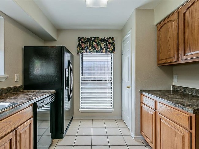 Photo - 825 Shannon Dr