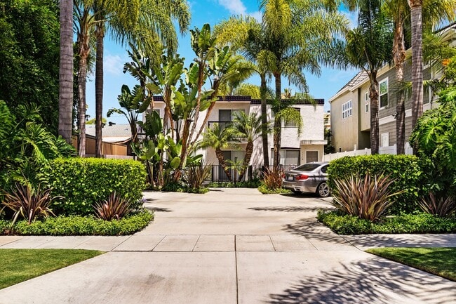 Building Photo - IMMACULATE Townhouse ! 4 blocks to the OCE... Unit 1116 Thomas