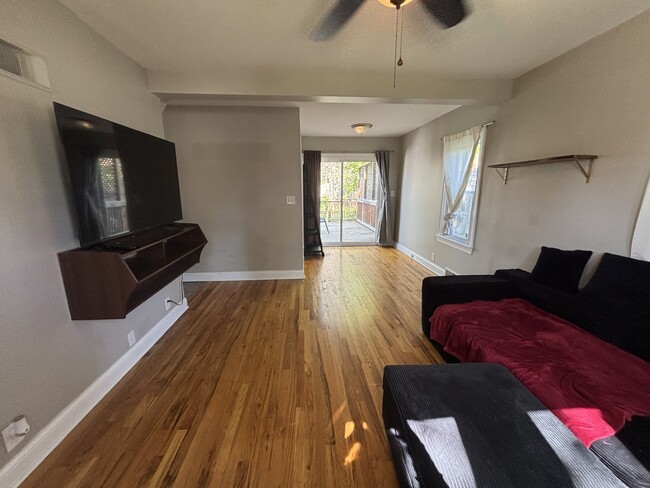 Photo - 927 Townsend St