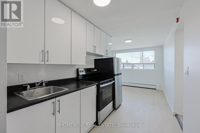 Photo - 2204 Dufferin St Unit 107