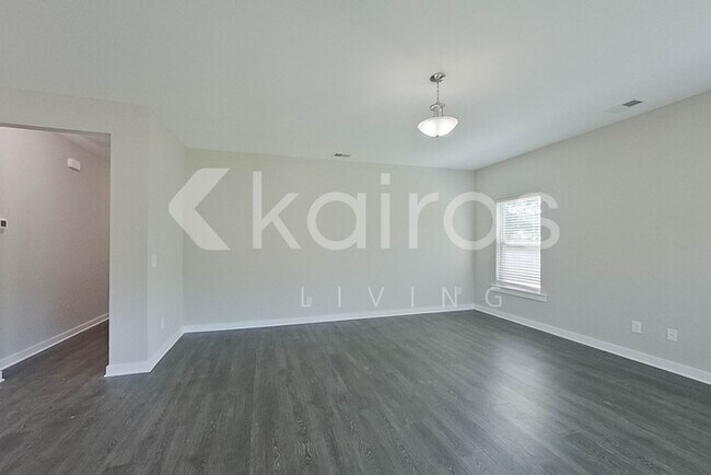 Photo - 344 White Oak Cir