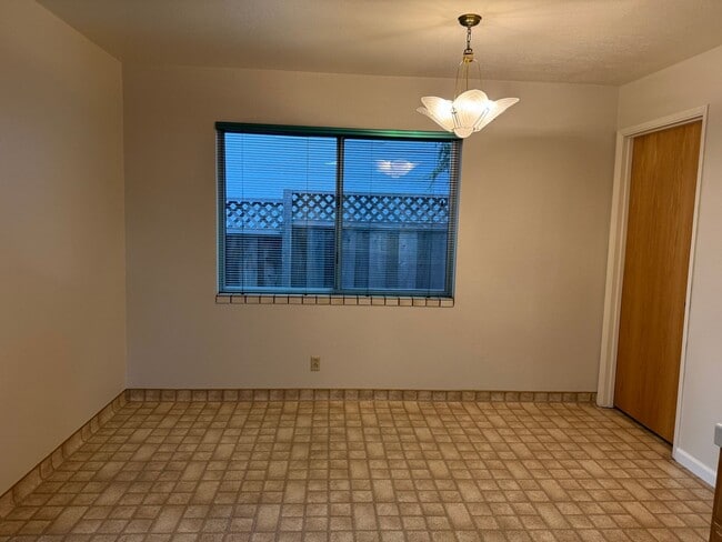 Photo - 370 Wright Ave Unidad A