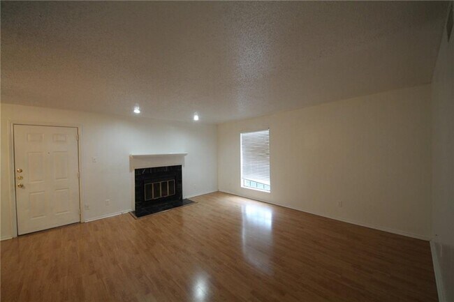 Photo - 2401 Leon St Unit 200