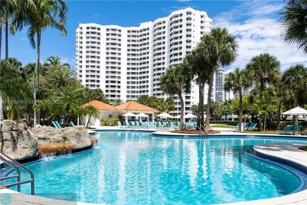 Photo - 3300 NE 191st St Unidad 1706