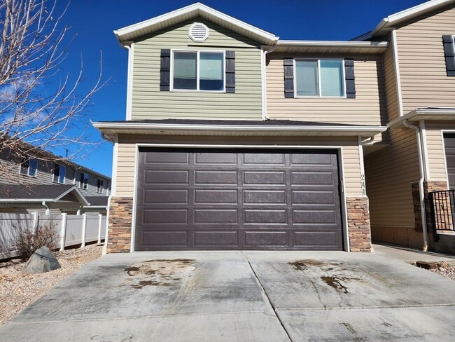 Building Photo - 241 E 3025 N