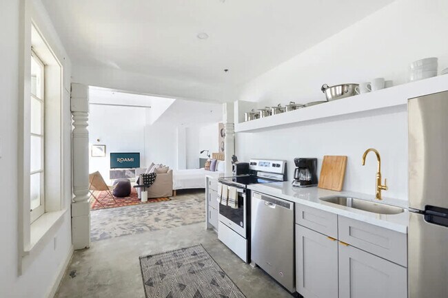 Photo - 2317 N Rampart St Unidad ID1272341P