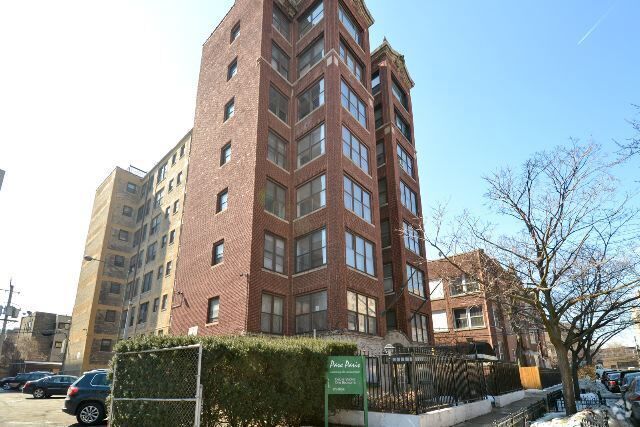 Building Photo - 941 W Carmen Ave Rental