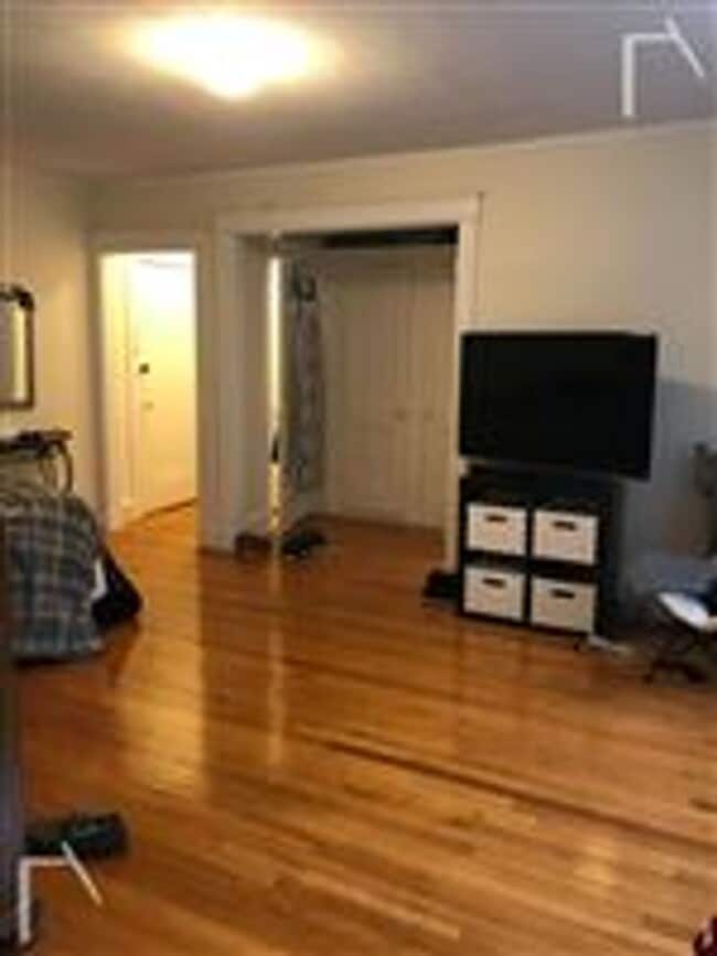 Photo - Classic Boston Studio | Elevator Building, Laundry & Parking Available