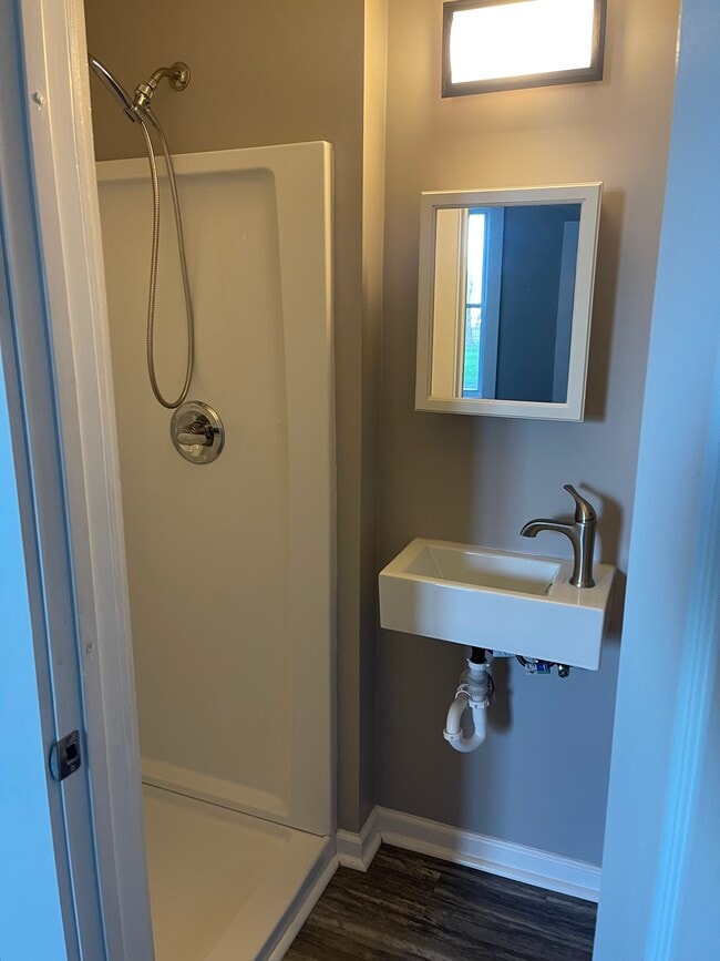 Photo - 1389 Broadway Unidad 1389 Lower