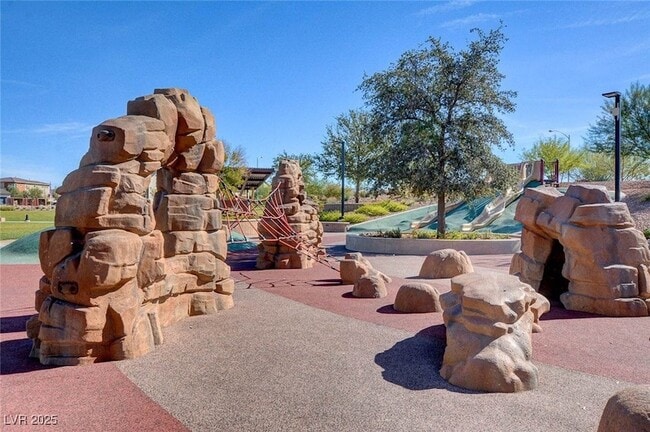 Photo - 759 Drammatico Pl