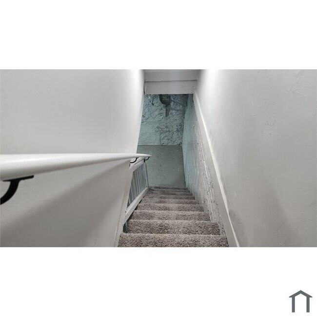 3 Bedrooom Home 1.5 Bathrooms Move-In-Ready