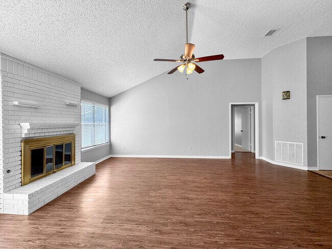 Photo - 6107 Ridge Top Ln