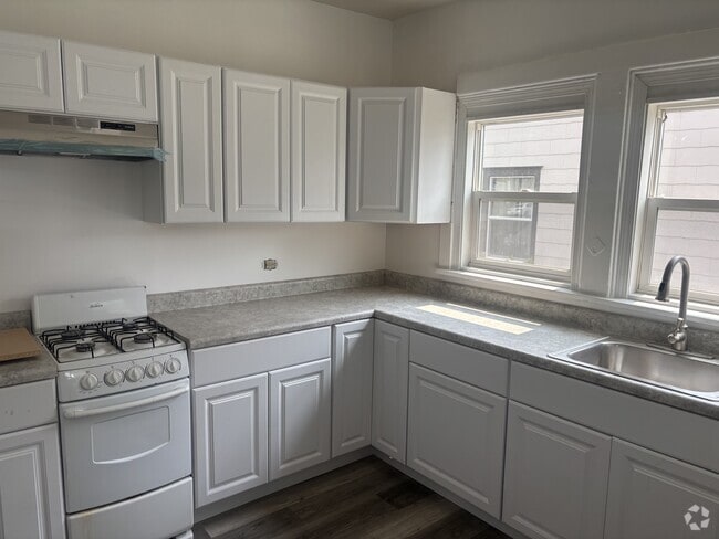 Building Photo - 1712 A Ave NE Rental