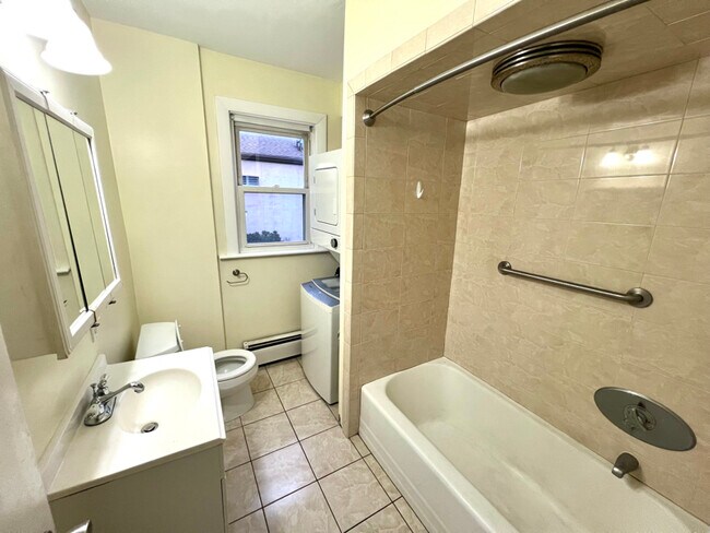 Photo - 36 Ferncliff Ave Unidad 1R