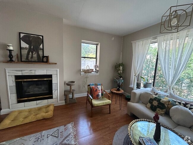 Building Photo - Peregrine 128 Unit B Rental