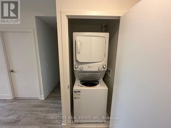 Photo - 185 Deerfield Rd Unité 313