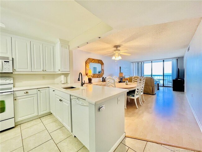 9940 S Ocean Dr Unit 703