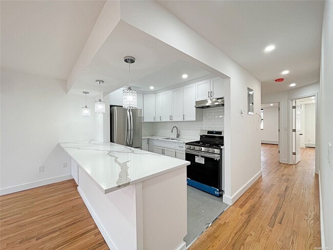 Photo - 25-36-36 21st St