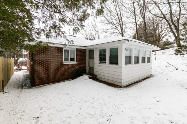 605 Crawford Ave