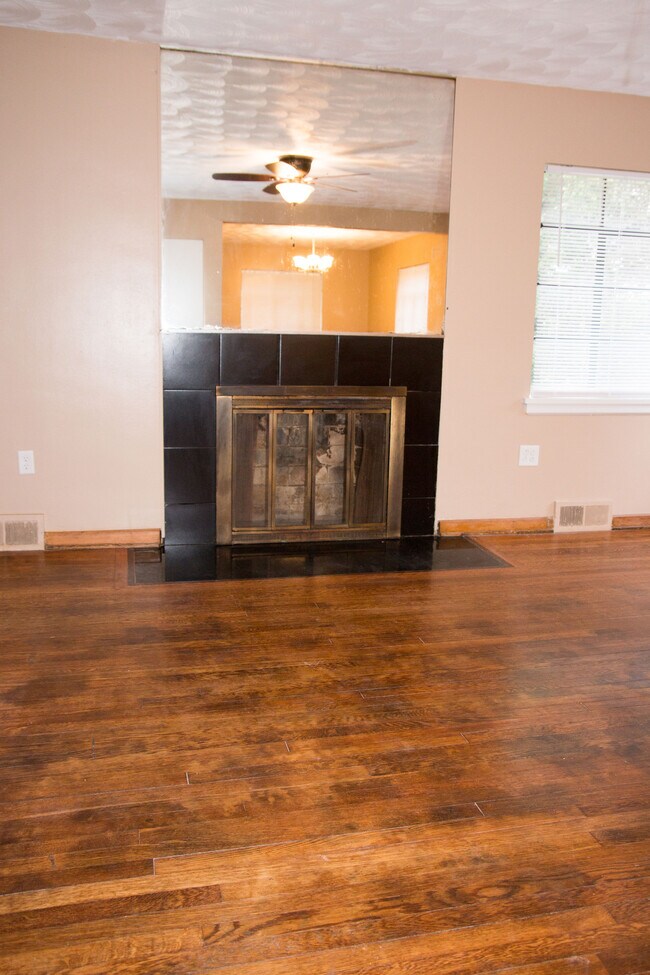 Photo - 1223 Greenbrier Rd
