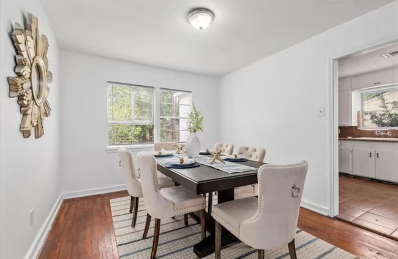 Photo - 3444 Blodgett St