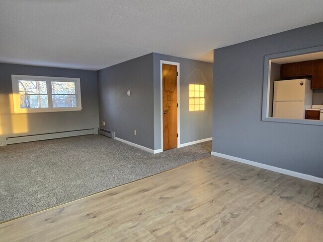 Building Photo - 19 Chapman Ave Unit 14