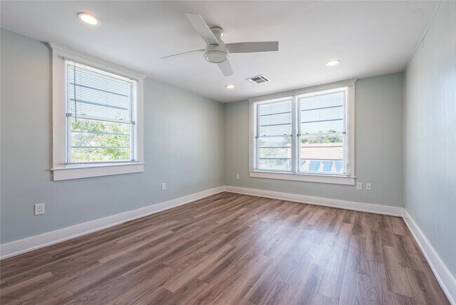 Photo - 1413 23rd Street Rear Unit 11