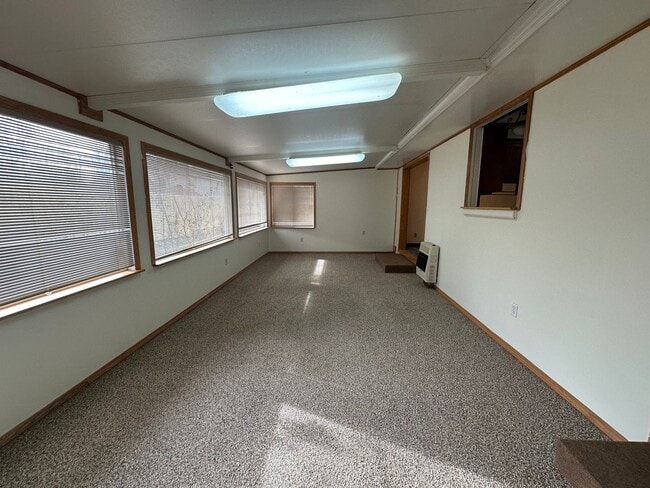 Photo - 3 bed 2 bath in Springfield