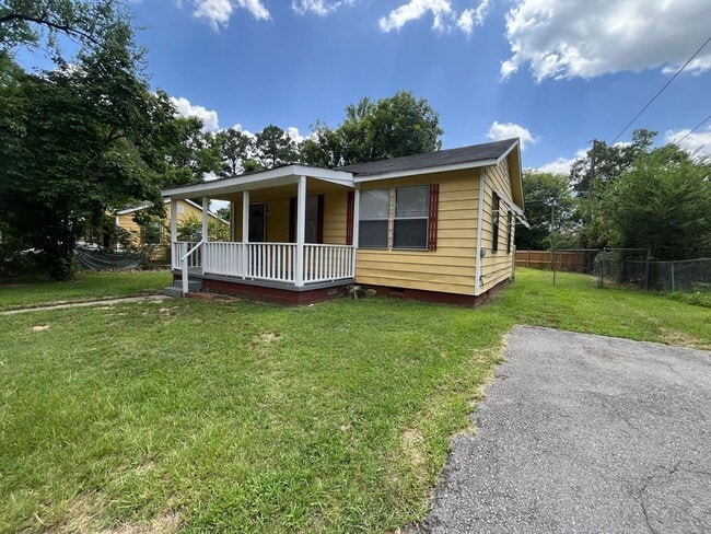 207 Roosevelt Rd
