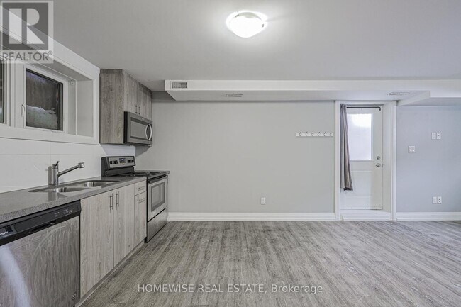 Photo - 814 Glencairn Ave