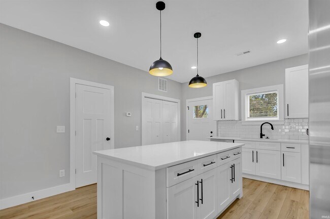 Photo - 204 E 17th St