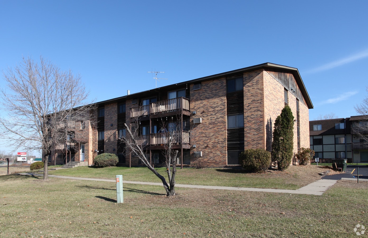 Benton Place - Benton Place Apartments