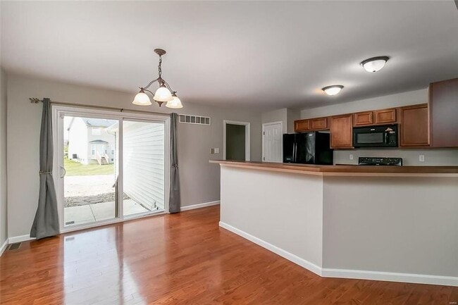 kitchen - 256 Countryshire Dr