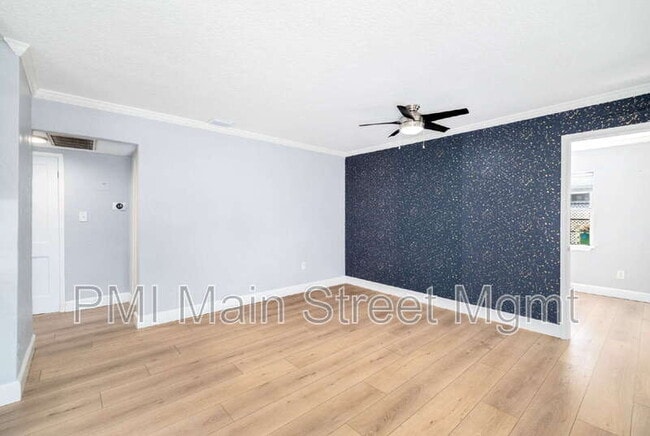 Photo - 707 Depugh St