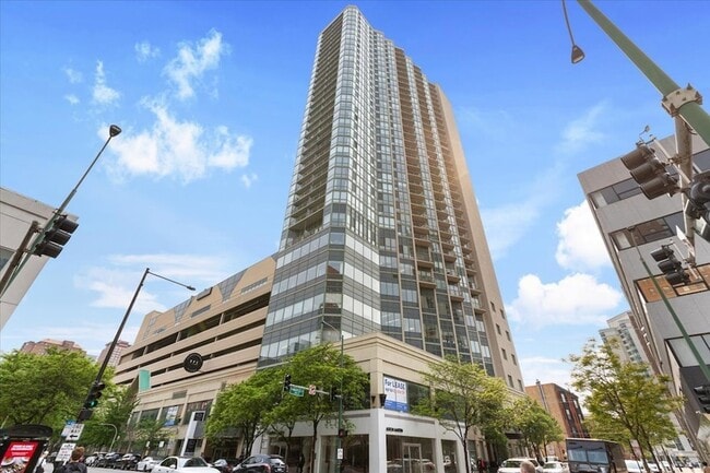 Building Photo - 111 W Maple St Unit 3007 Rental