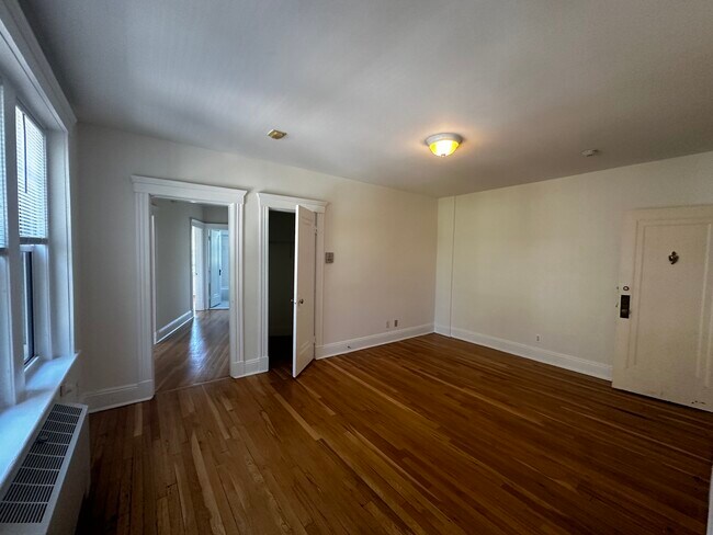 Photo - 5 Chauncy St