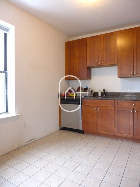 Photo - 870 Huntington Ave