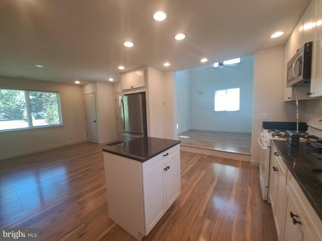 Photo - 20416 Hopkins Rd