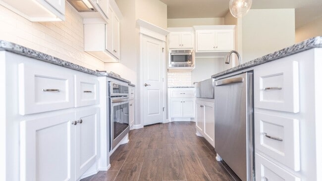 Photo - 8309 Rainier St