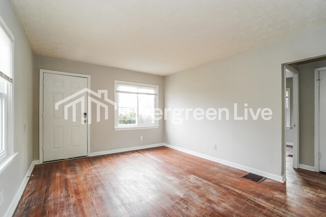 Photo - 3081 Grasmere Ave