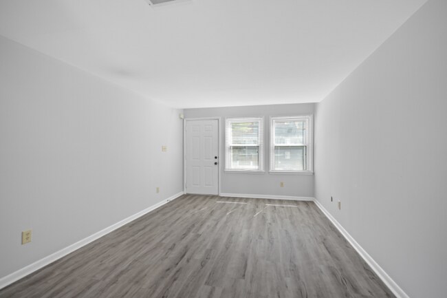 Photo - 721 N Poplar St