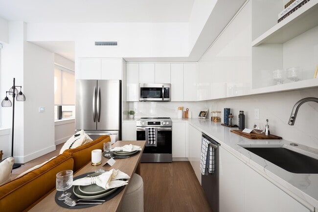 Building Photo - Accolade Rental