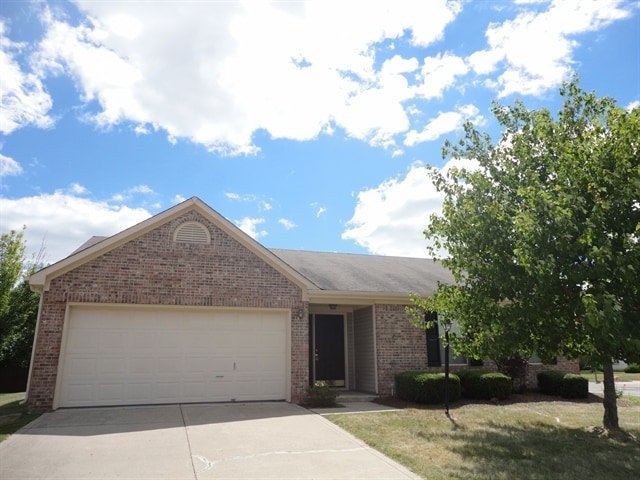 Building Photo - 1903 E Maple Park Dr