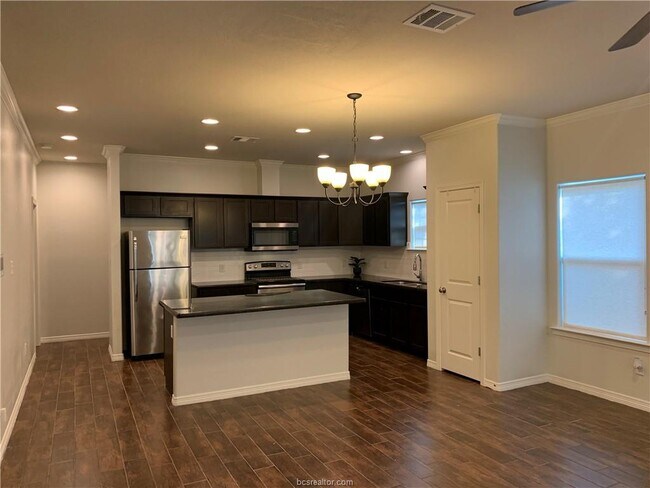 Photo - 1800 Bamboo St