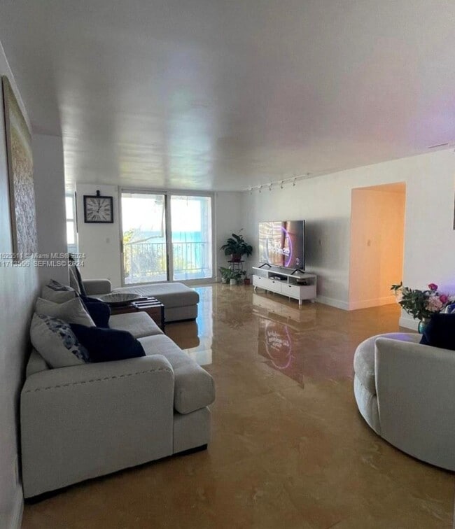 Photo - Beautiful 2-Bedroom, 2-Bathroom Apartment with Direct Ocean Views.