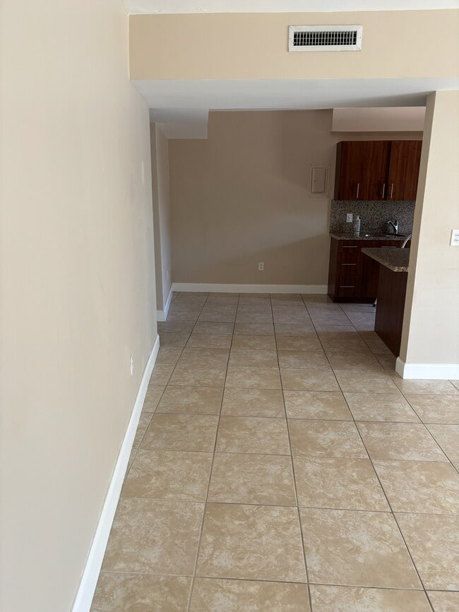 Fotografía del edificio - 1345 NE 105th St Unidad #3