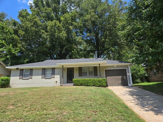Building Photo - 3 bedroom, 2 bath home for lease.