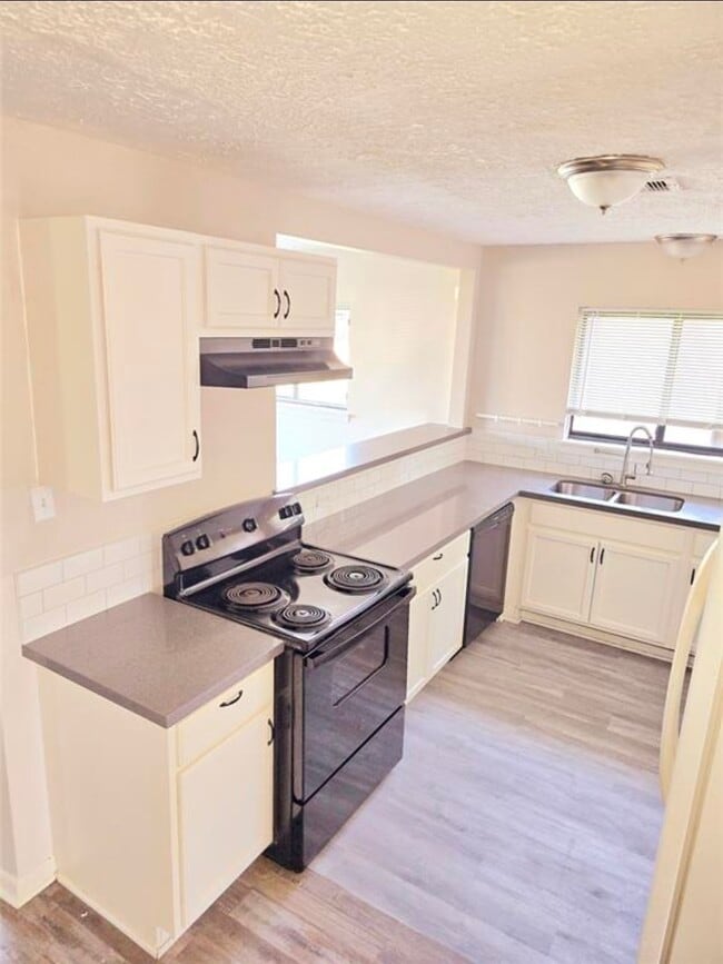 Photo - 2810 Norman St