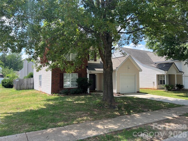 Building Photo - 1111 Delander Ln